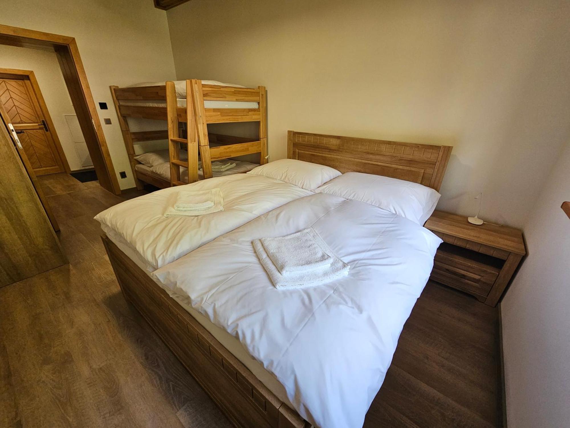 Apartmany Jezerne Velké Karlovice Zimmer foto